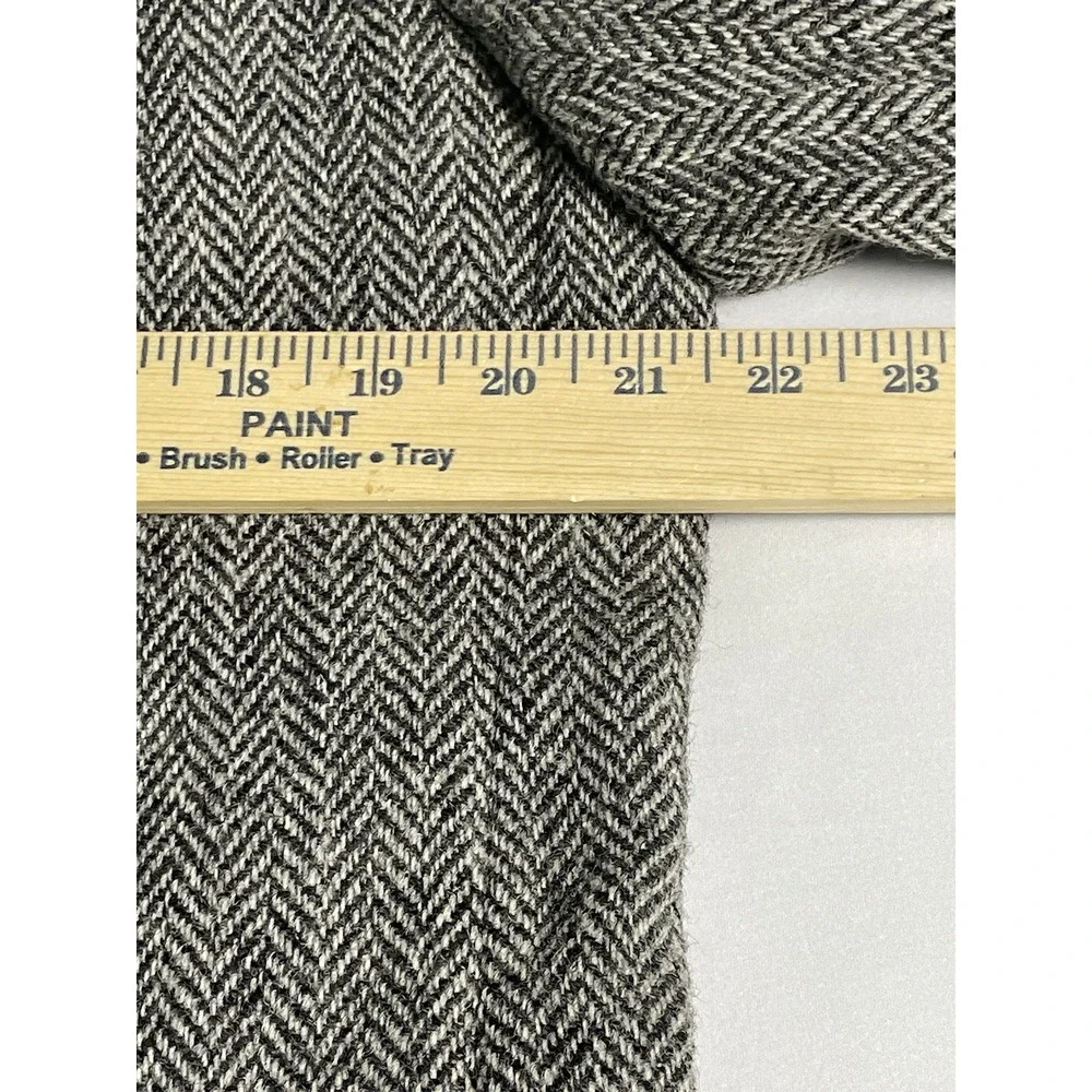 Harris Tweed Gray Herringbone Sport Coat 100% Scottish Wool VTG USA‎